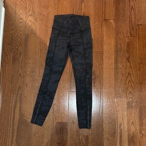 lululemon athletica Fast and Free Reflective Black Camo Leggings size 2